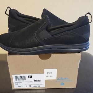 Clarks Black Loafers Sleek Slip-On Comfort